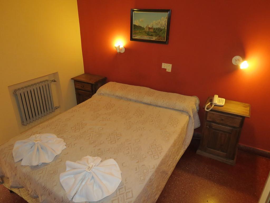 Hotel Arenales วิญาการ์ลอสปาซ ห้อง รูปภาพ